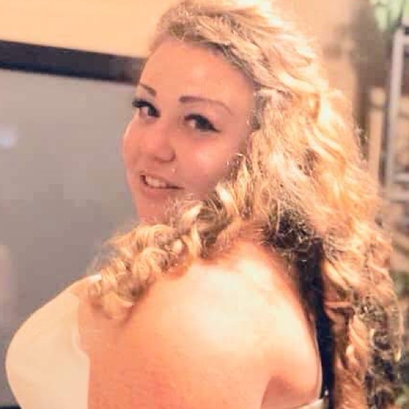 Meet your Posher, Jennifer - Picture 1 of 1